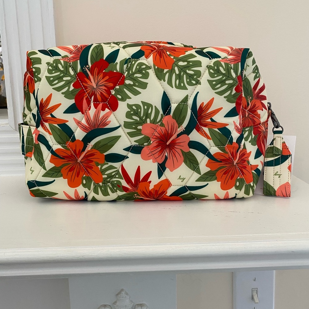 Lug Cosmetic case in Lushluau NWT!